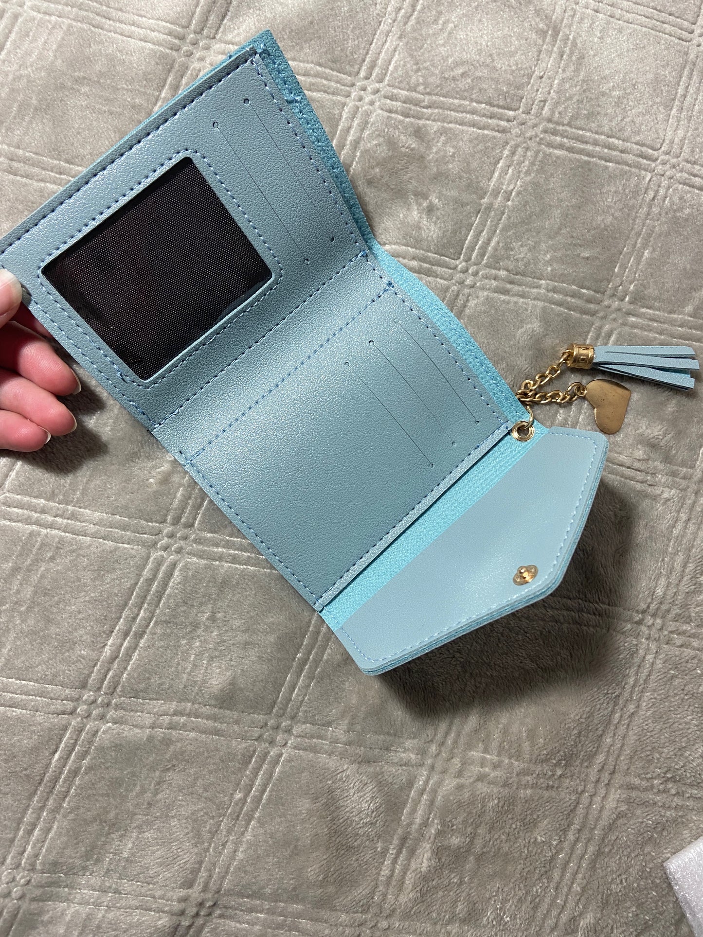 (E) Wristlet Wallets